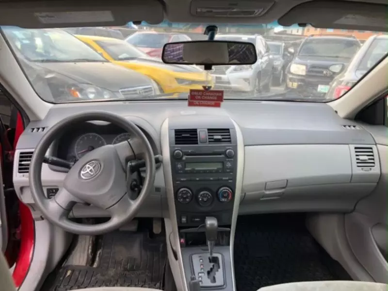 TOYOTA Corolla   - 2010