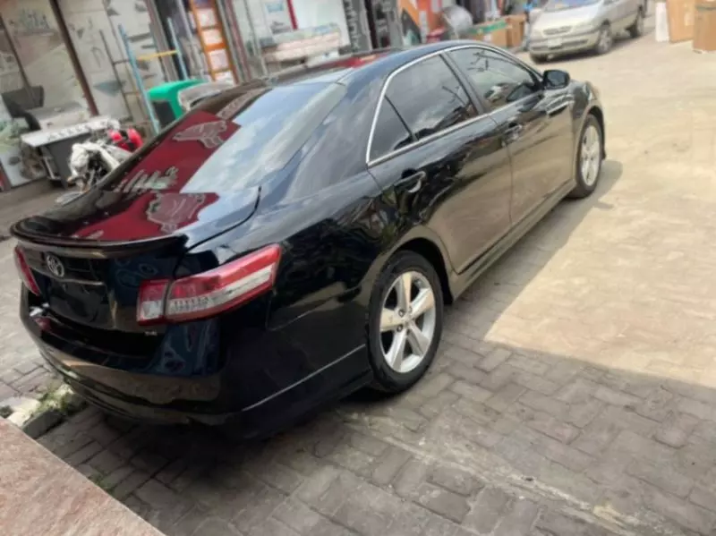 TOYOTA Camry - 2011