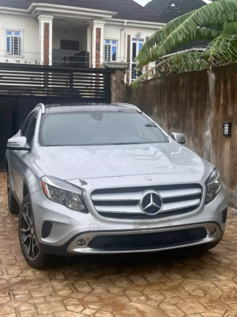 Mercedes-Benz GLA-Class   - 2017