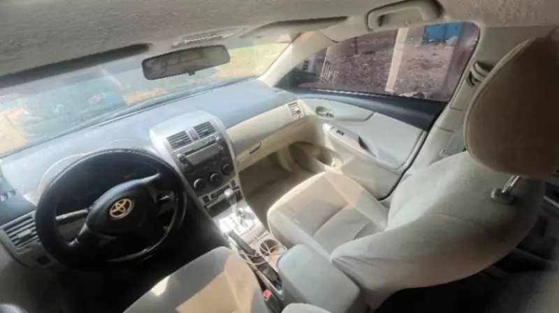 TOYOTA Corolla - 2011