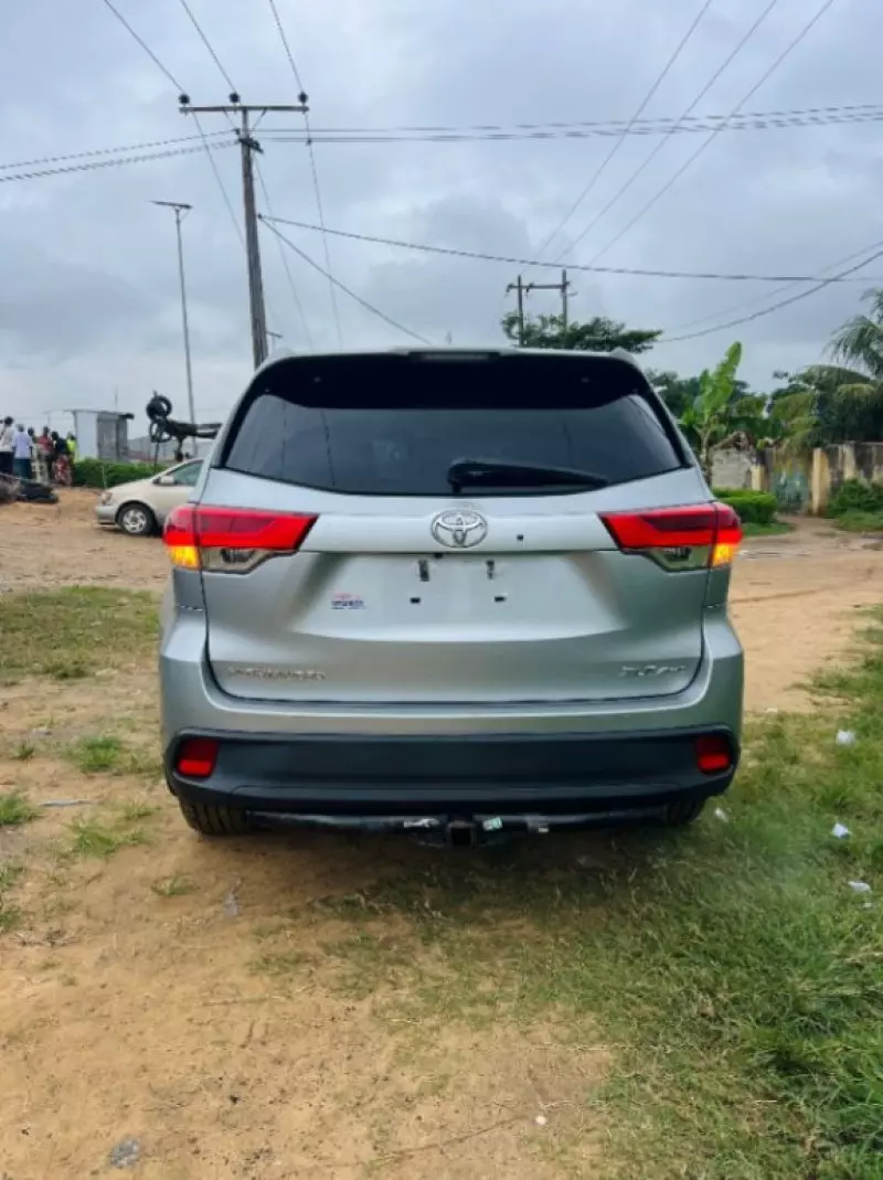 TOYOTA Highlander   - 2017