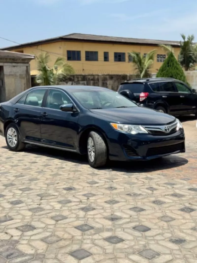 Toyota Camry   - 2013