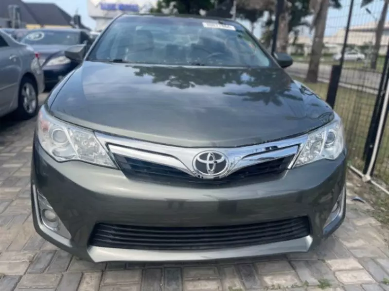 Toyota Camry   - 2012