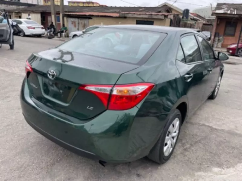 Toyota Corolla   - 2016