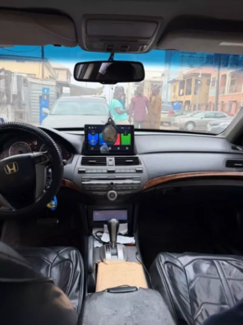 Honda Accord   - 2011