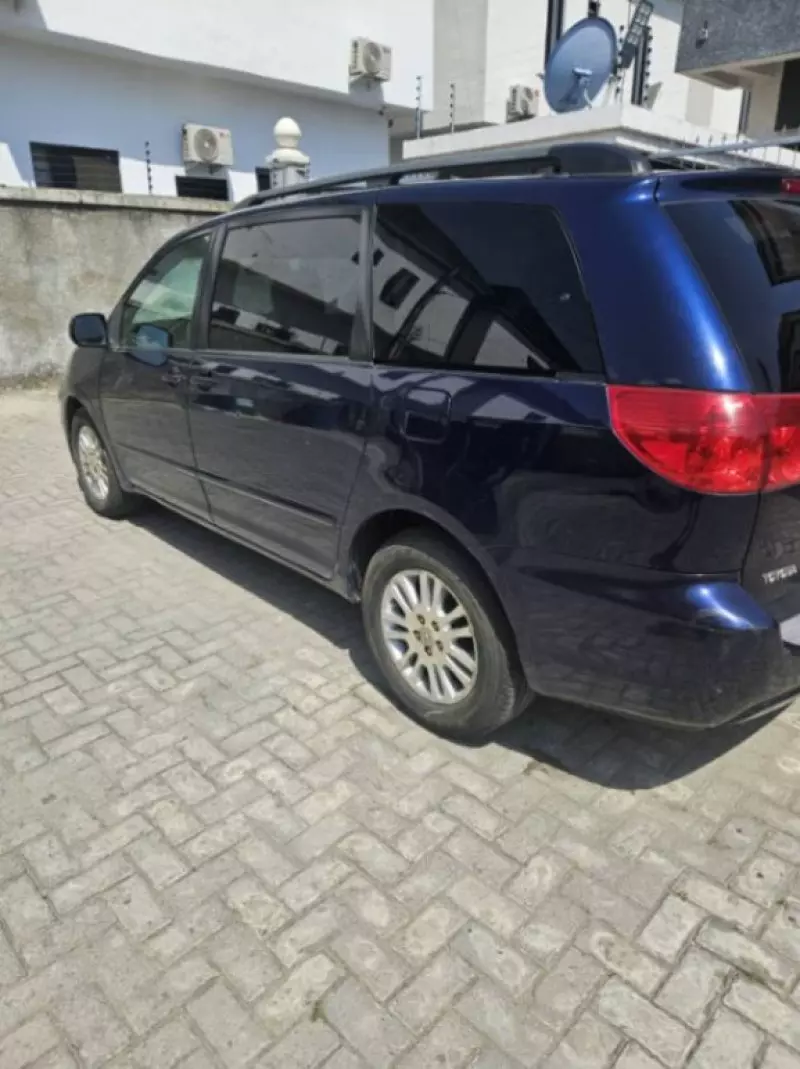 Toyota Sienna - 2007