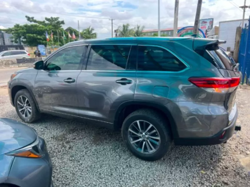 TOYOTA Highlander   - 2017