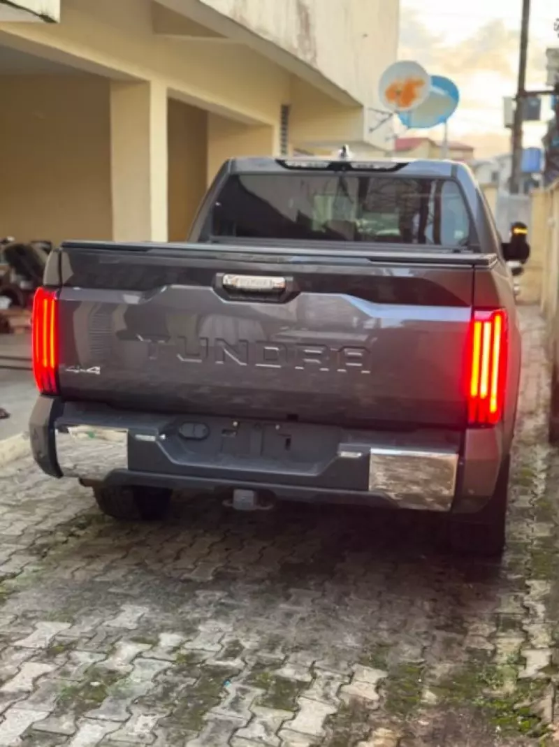 TOYOTA Tundra   - 2024