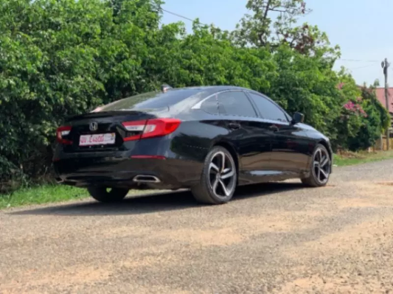 Honda Accord   - 2019