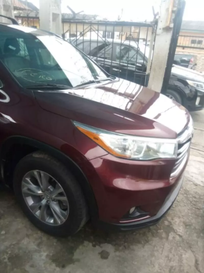 Toyota Highlander   - 2014
