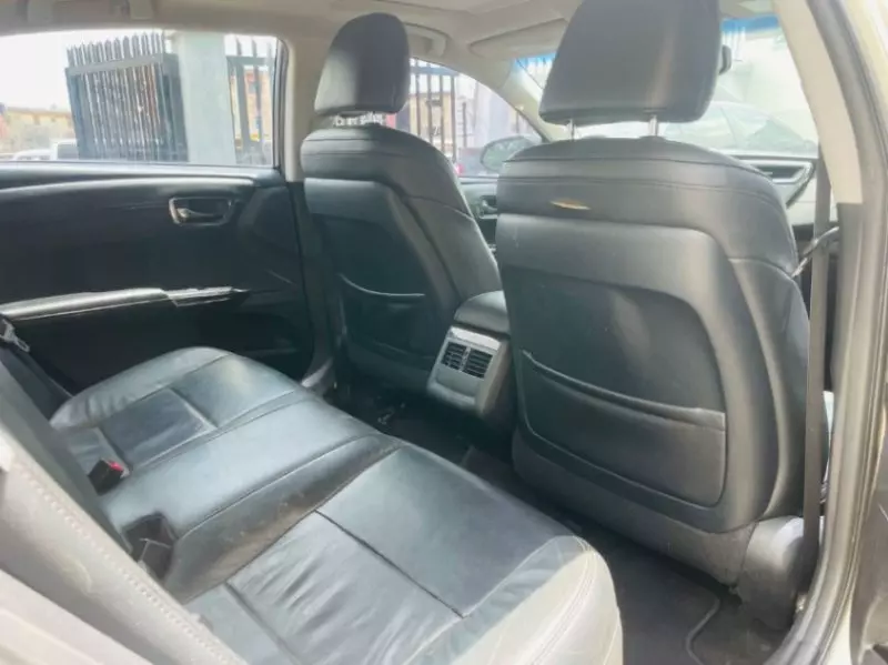Toyota Avalon   - 2014