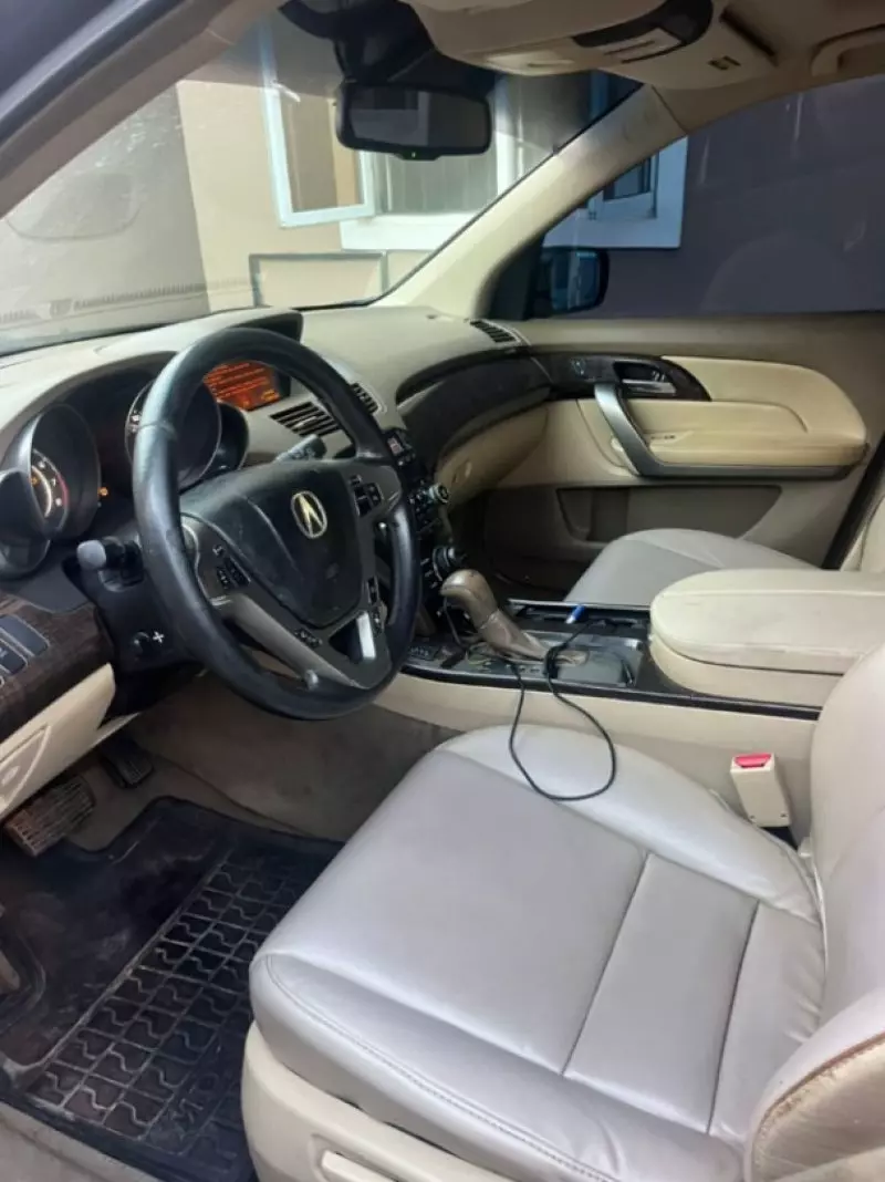 Acura MDX   - 2010