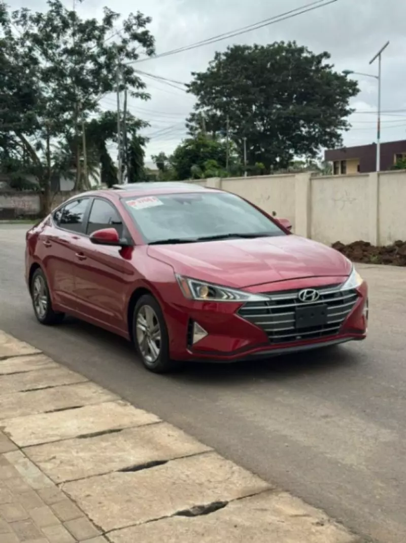 Hyundai Elantra   - 2020