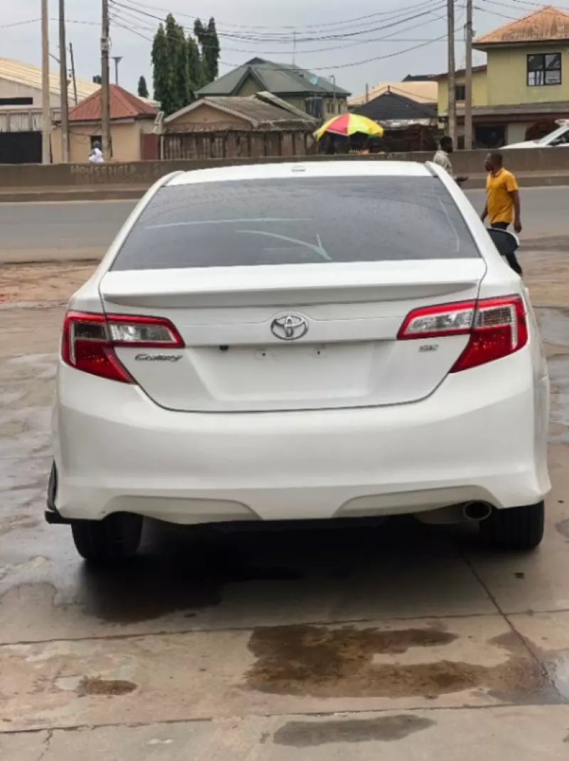 TOYOTA Camry   - 2012