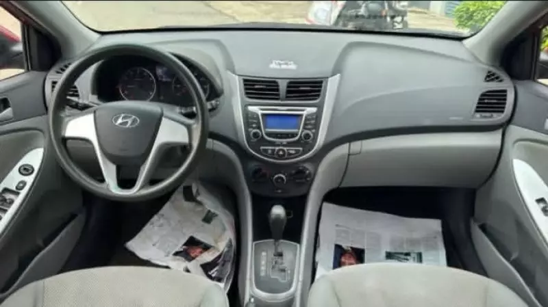 Hyundai Accent   - 2012