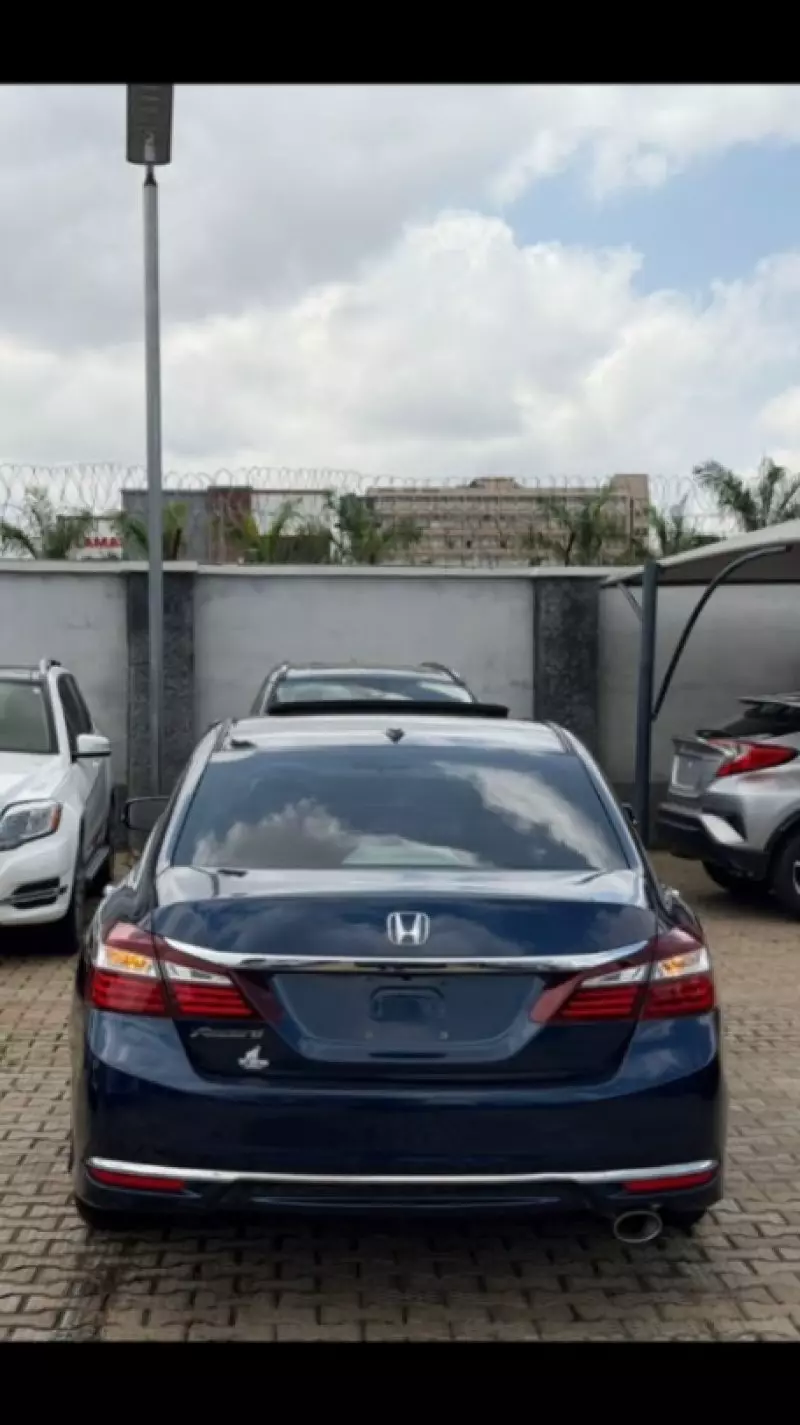 Honda Accord   - 2016