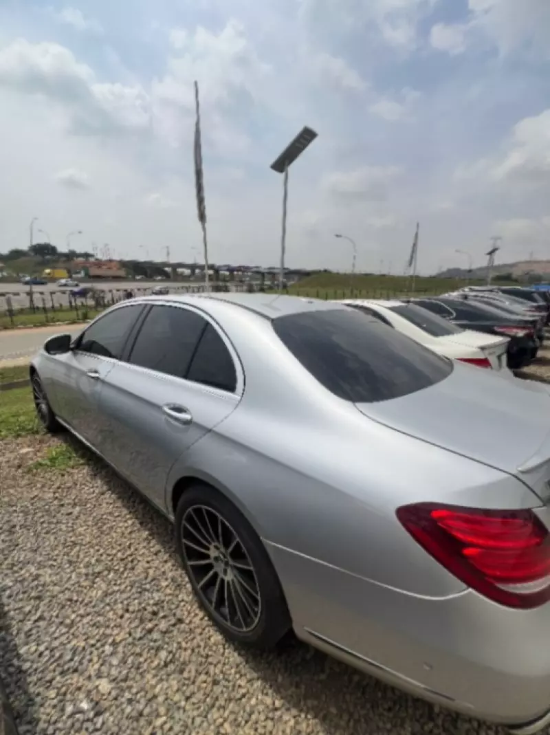 Mercedes-Benz E 300 - 2017