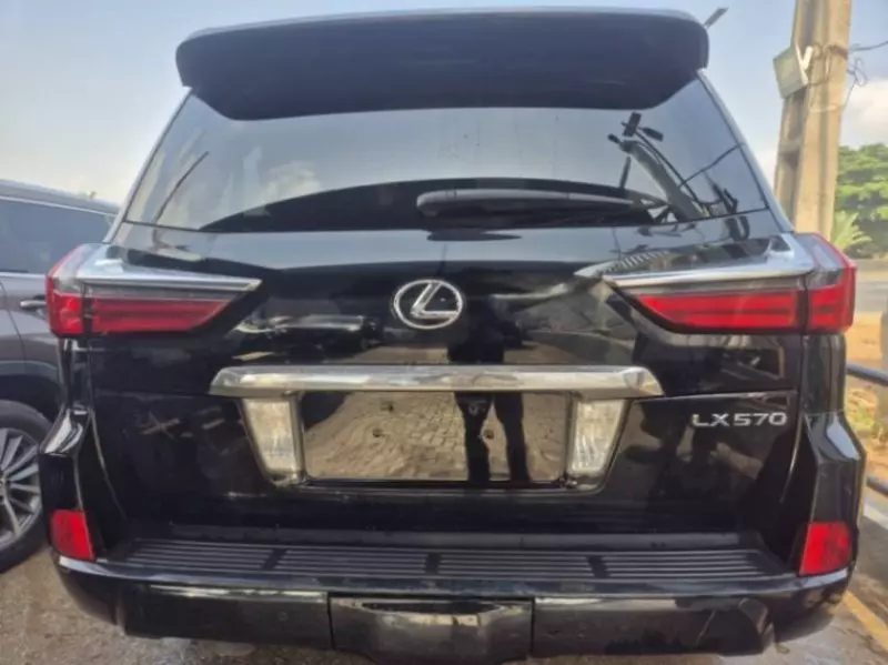 Lexus LX 570 - 2016