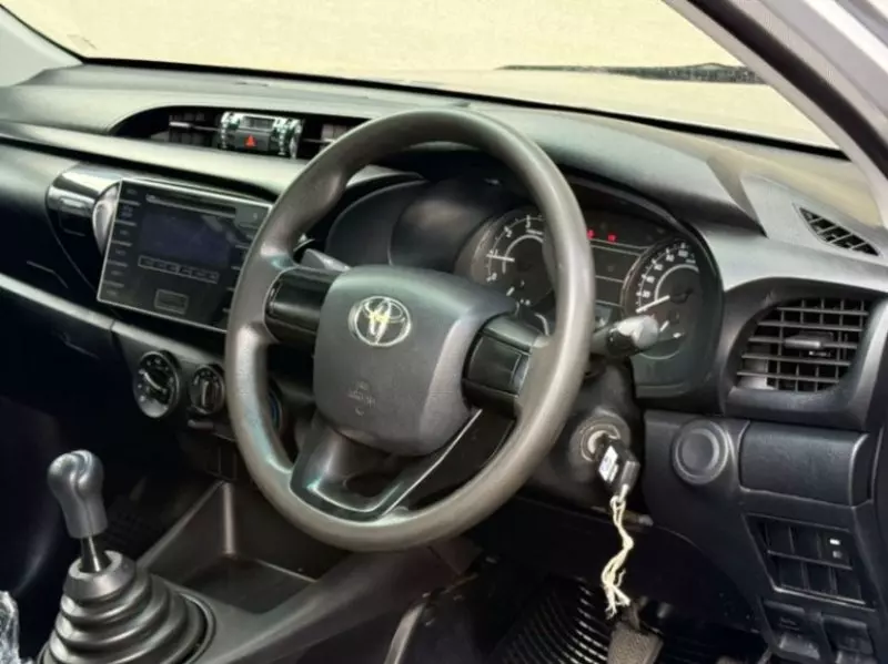 TOYOTA Hilux   - 2018