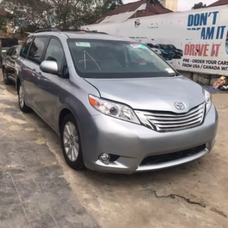 Toyota Sienna   - 2012