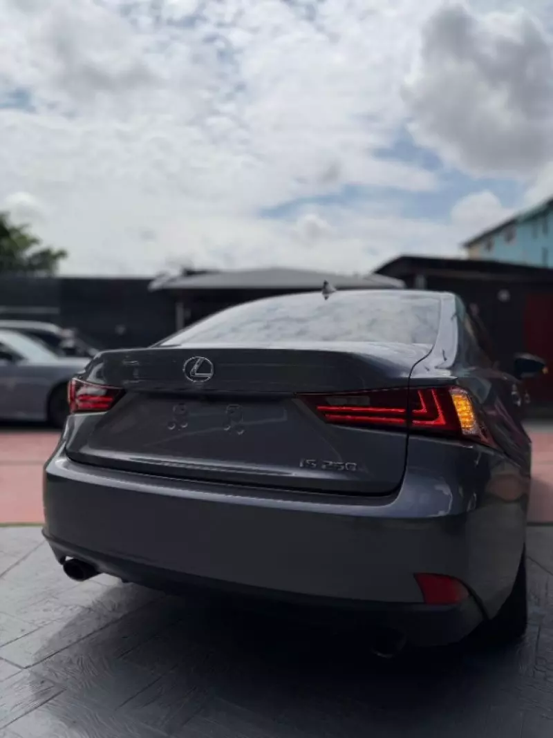 Lexus IS - 2014