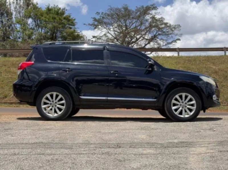 Toyota Vanguard    - 2012