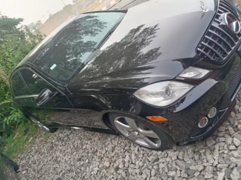 Mercedes-Benz E-Class   - 2010