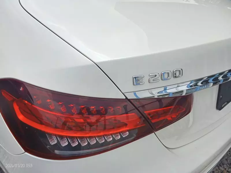 Mercedes-Benz E200 - 2020