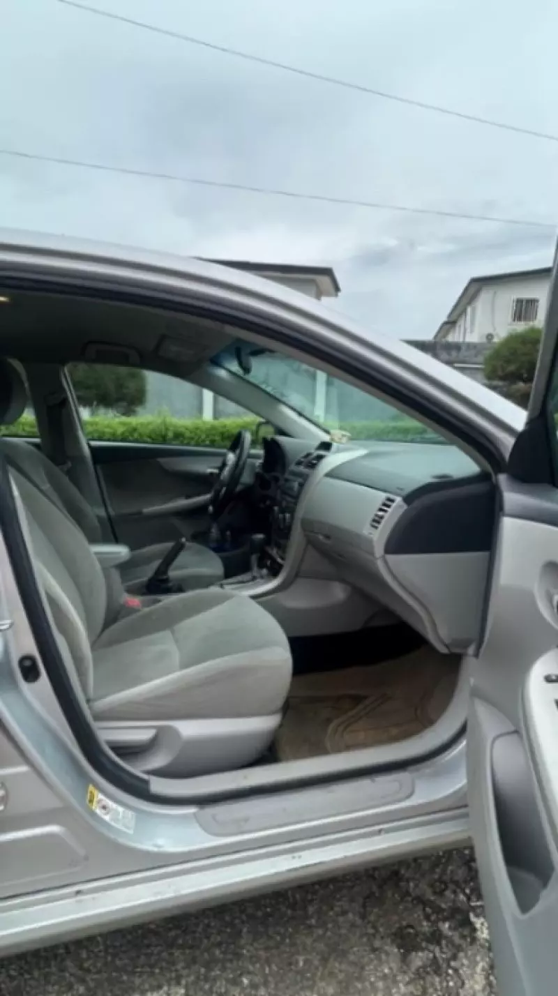 Toyota Corolla   - 2012