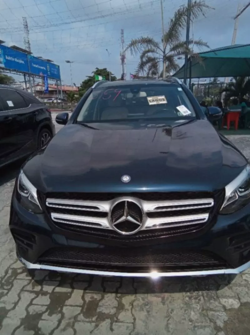 Mercedes-Benz GLC 300   - 2016
