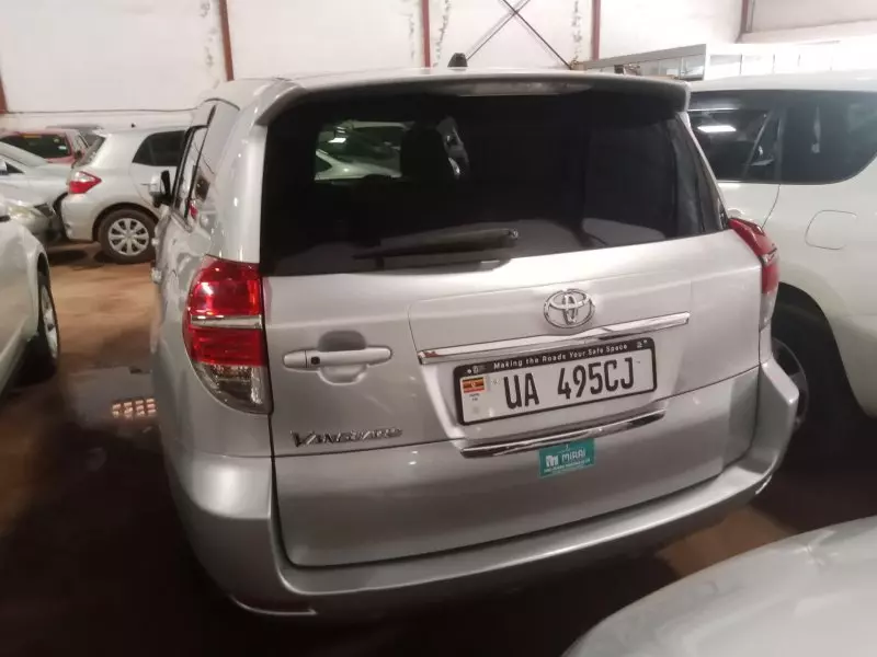 Toyota Vanguard    - 2010