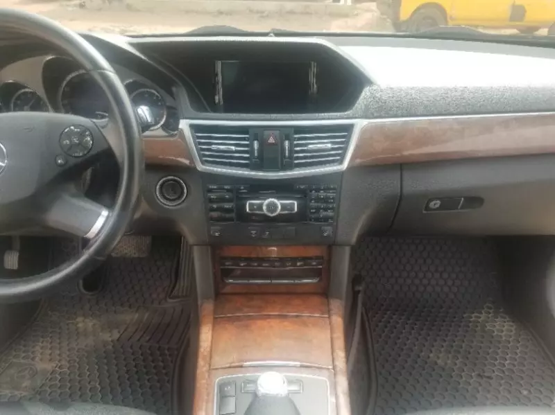 Mercedes-Benz E-Class   - 2012