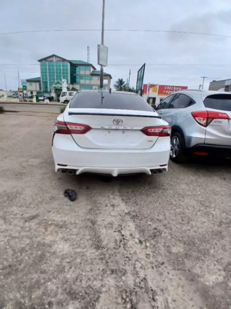 TOYOTA Camry - 2019