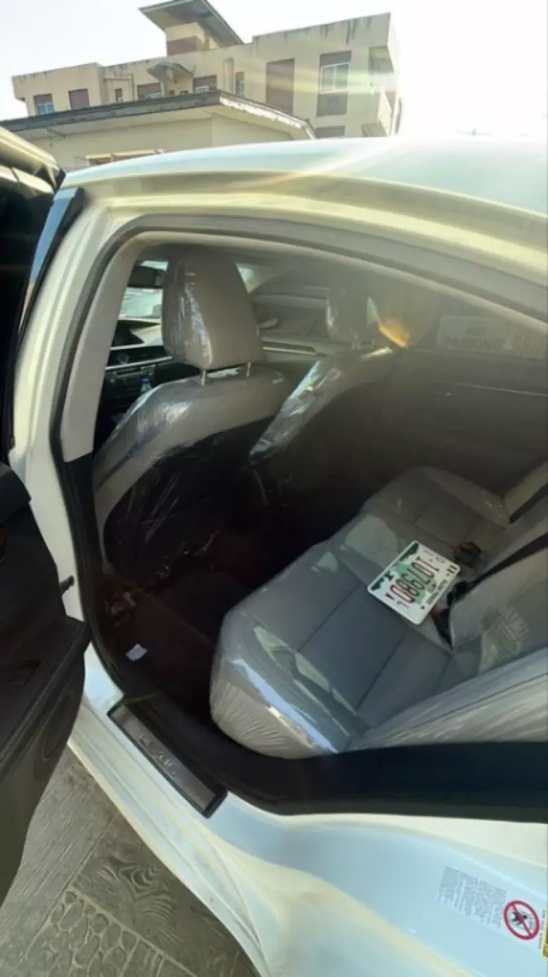 Lexus ES - 2013