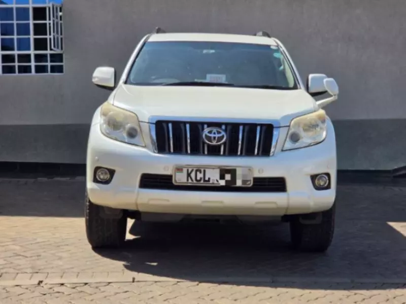 TOYOTA Prado   - 2010