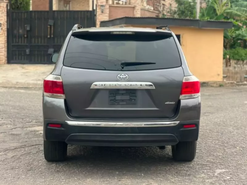 TOYOTA Highlander   - 2012
