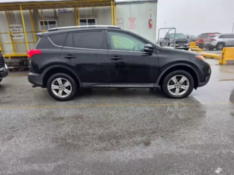 Toyota RAV4   - 2015
