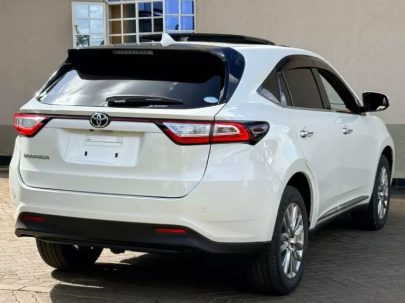 Toyota Harrier   - 2019