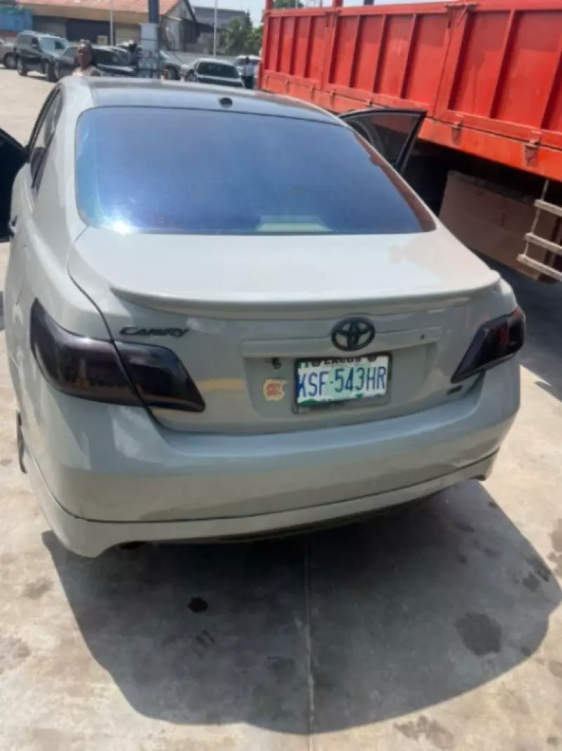 Toyota Camry   - 2010