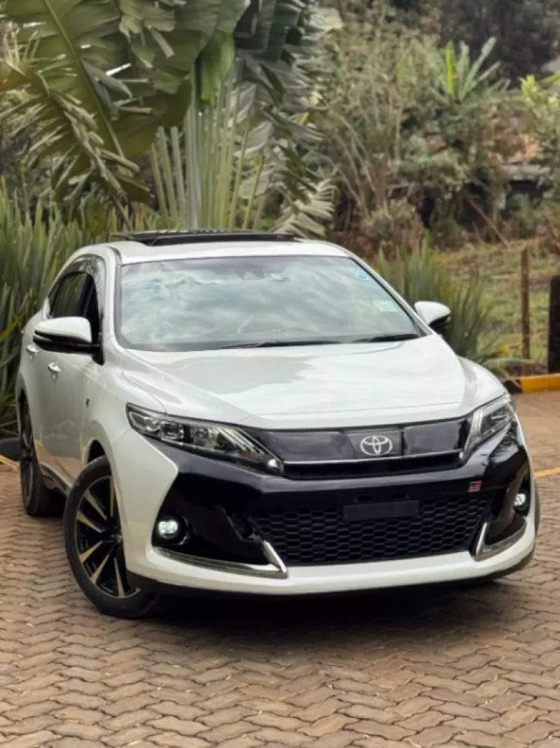 Toyota Harrier   - 2019