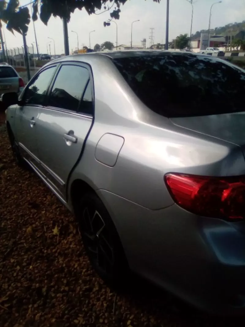 TOYOTA Corolla   - 2009