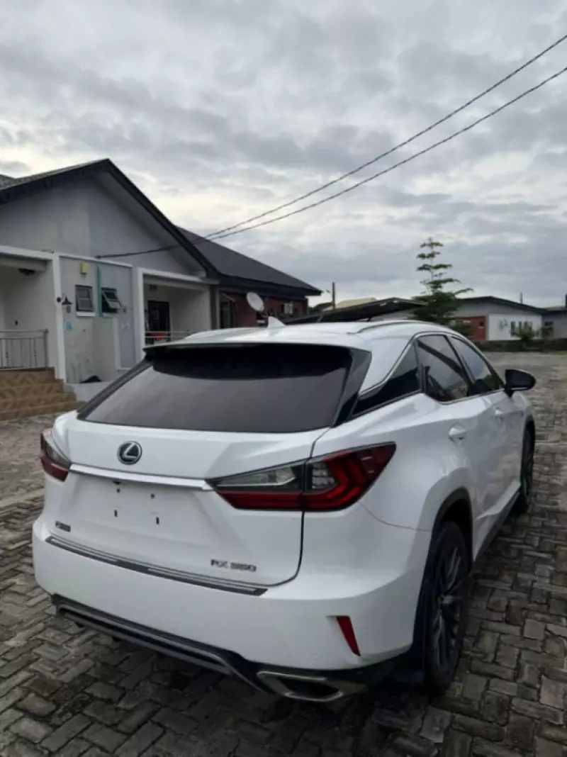 Lexus RS 350   - 2020