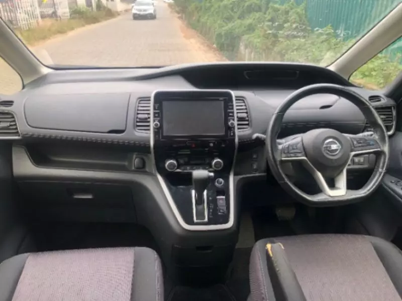 Nissan Serena Hybrid    - 2018