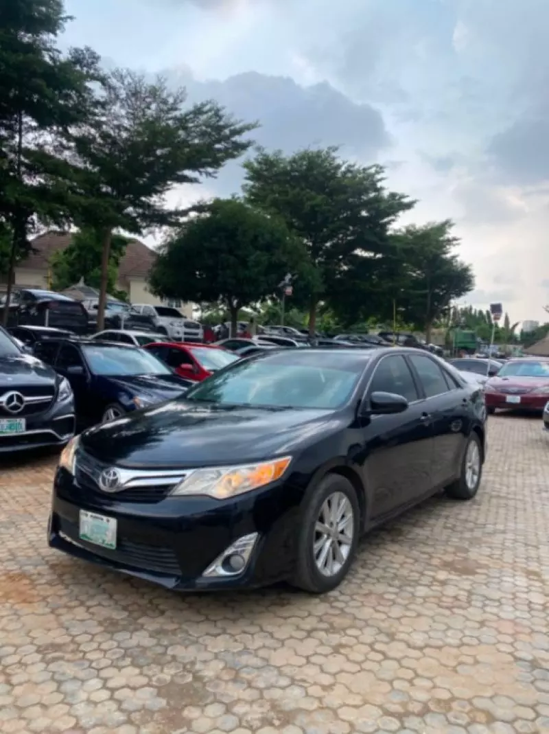 TOYOTA Camry   - 2013