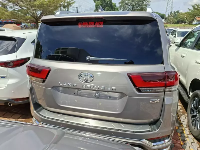 Toyota Landcruiser ZX   - 2023