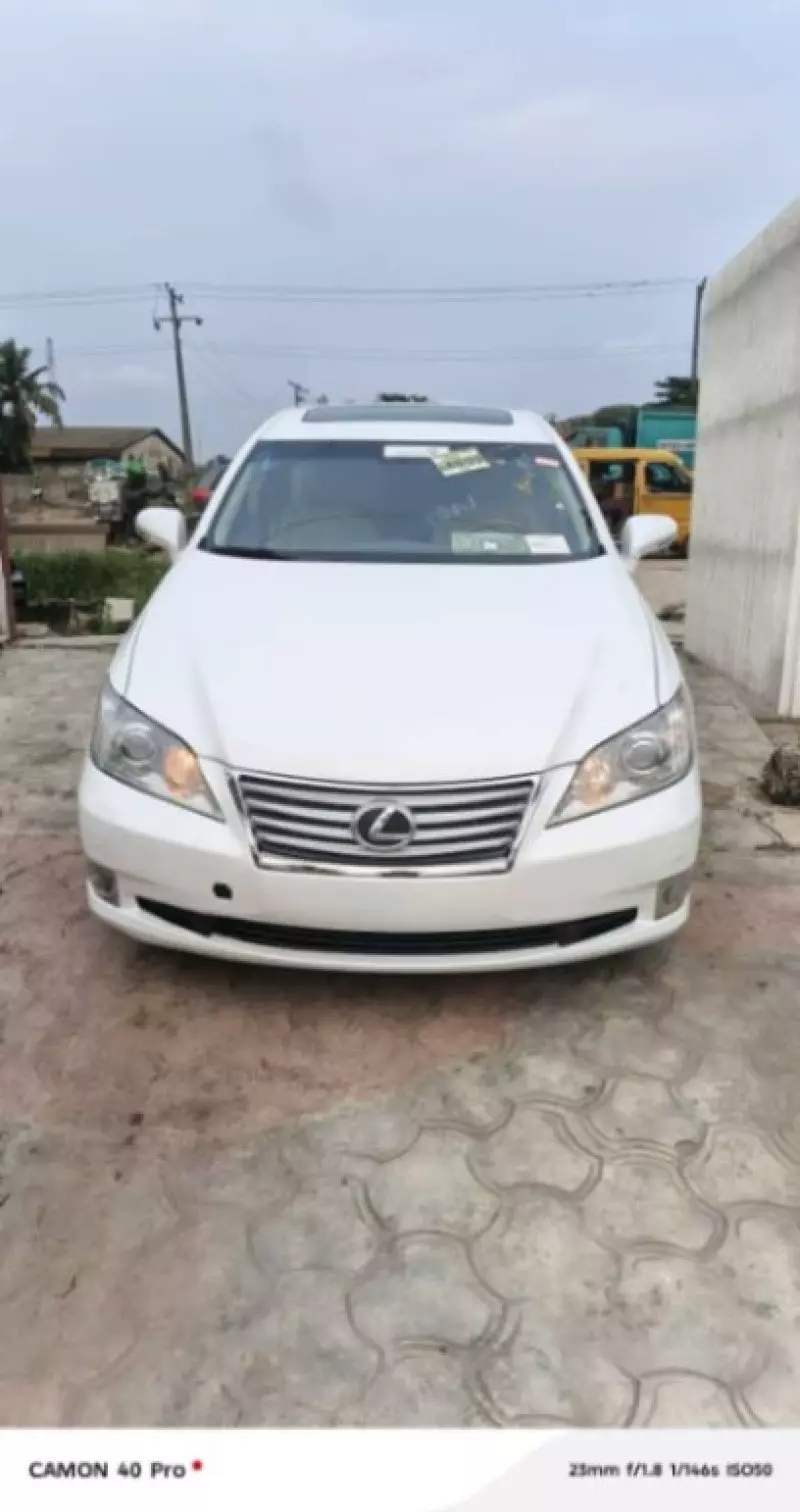 Lexus ES 350   - 2012