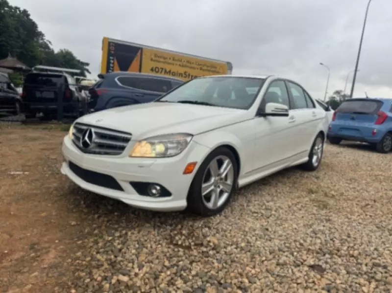 Mercedes-Benz C 300   - 2010