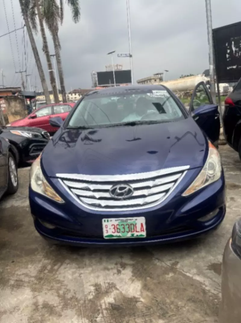 Hyundai Sonata   - 2013