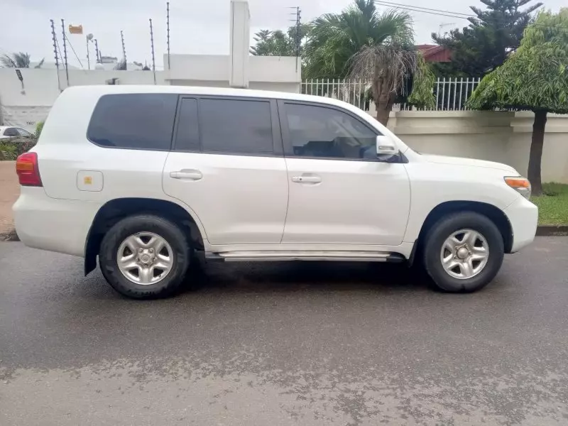 TOYOTA Land Cruiser - 2015