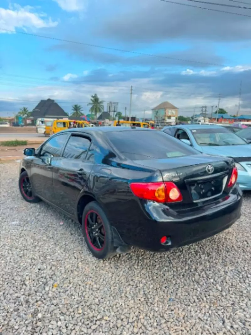 TOYOTA Corolla   - 2010